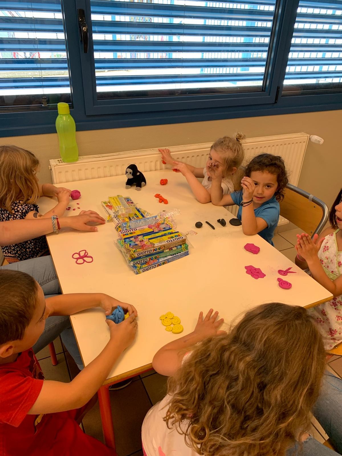 Activité pâte à modeler pour les cartoon's (3-5ans)